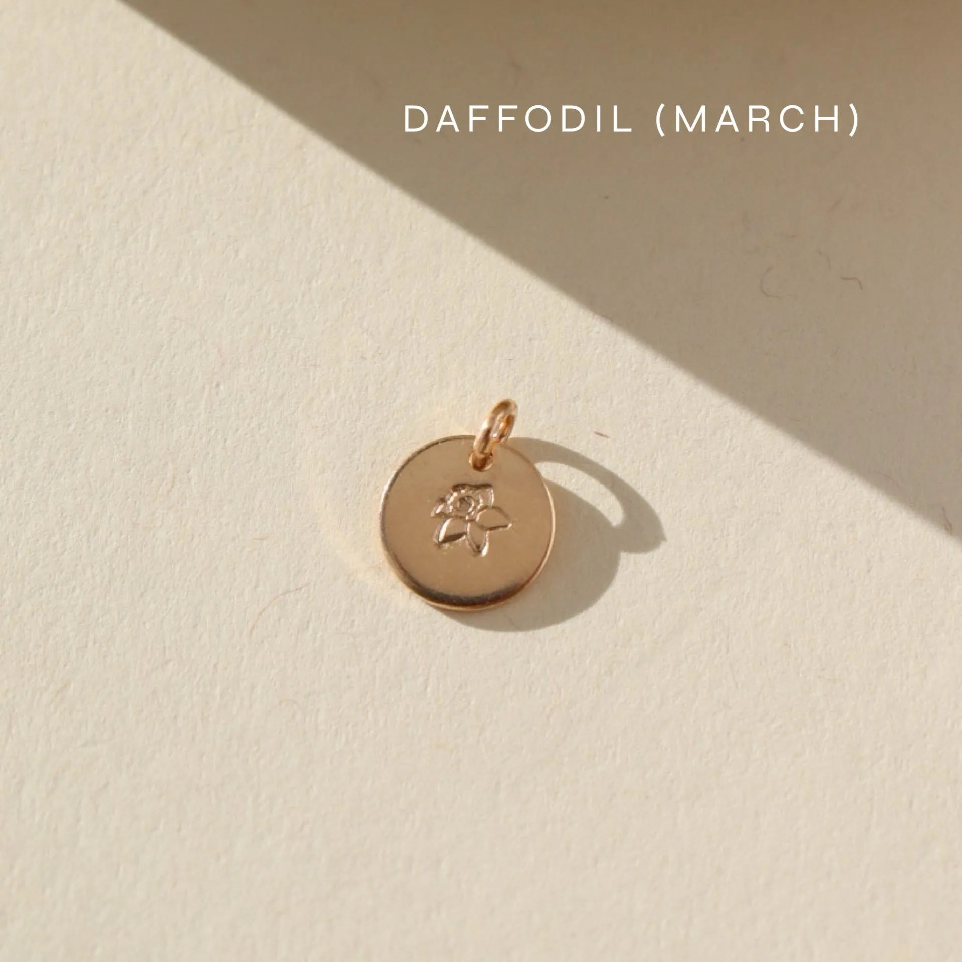 Birth Flower Necklace with Round Charm | Wholesale