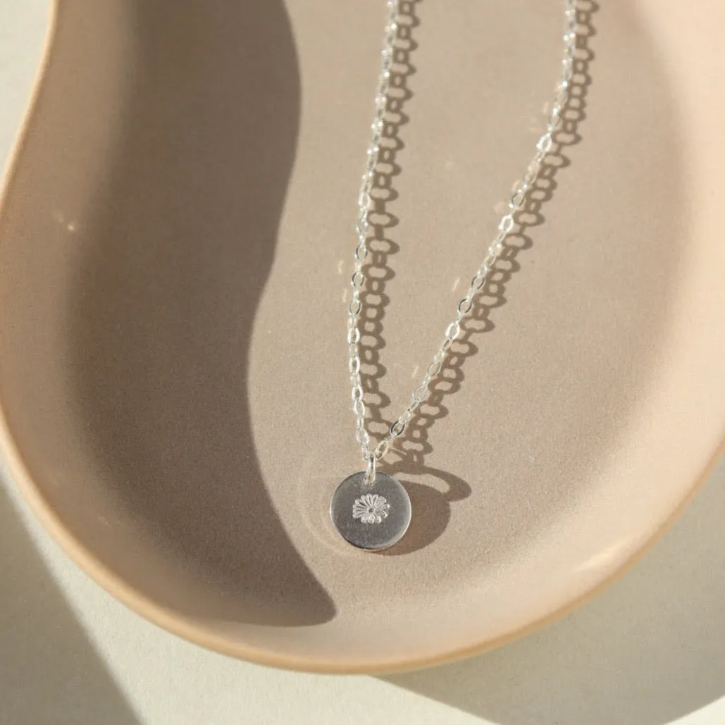 Birth Flower Necklace with Round Charm | Wholesale