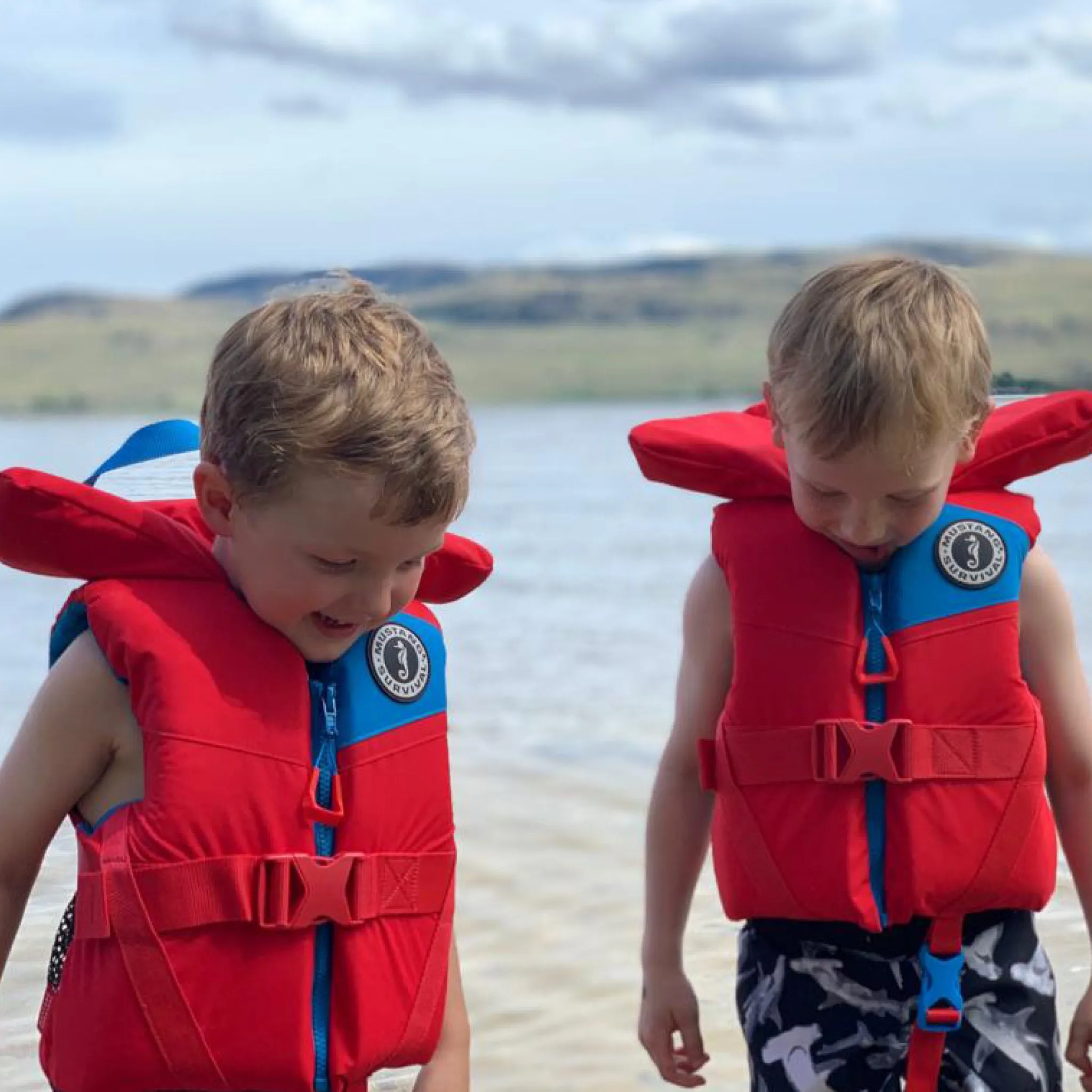 Child Lil Legends Foam Vest