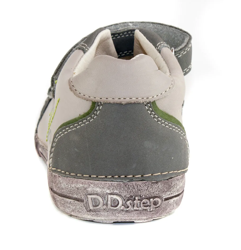 D.D. Step big kid boy shoes grey with green graffiti size US 13-4