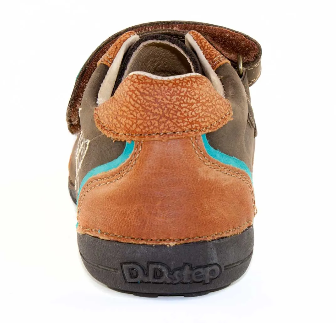 D.D. Step little kid boy shoes brown with beige graffiti size US 8.5-12