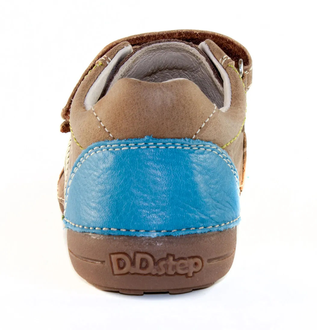 D.D. Step little/big kid boy shoes brown with blue and green stripe size US 8.5-4