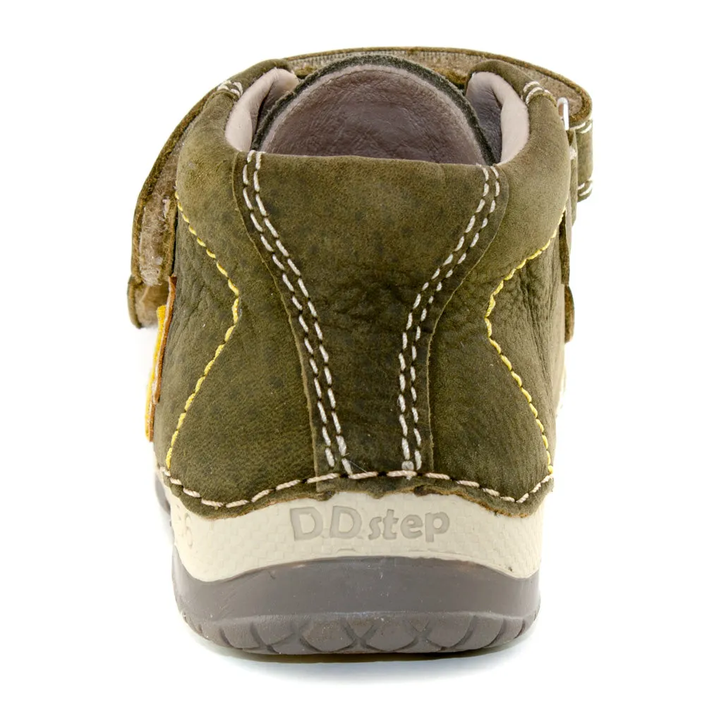 D.D. Step toddler boy shoes khaki with yellow and orange star size US 4-8