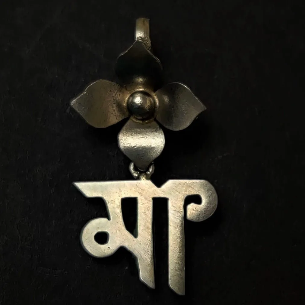 Maa Pendant (Bengali)