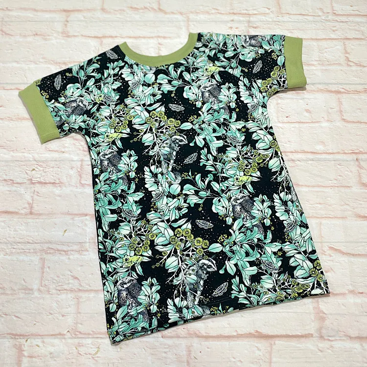 Short sleeve roomy raglan tee - Size XLarge (9-12y) - Night Fauna
